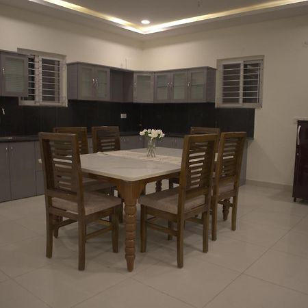 Dcasa Apartment Hotel Hyderabad Exterior foto