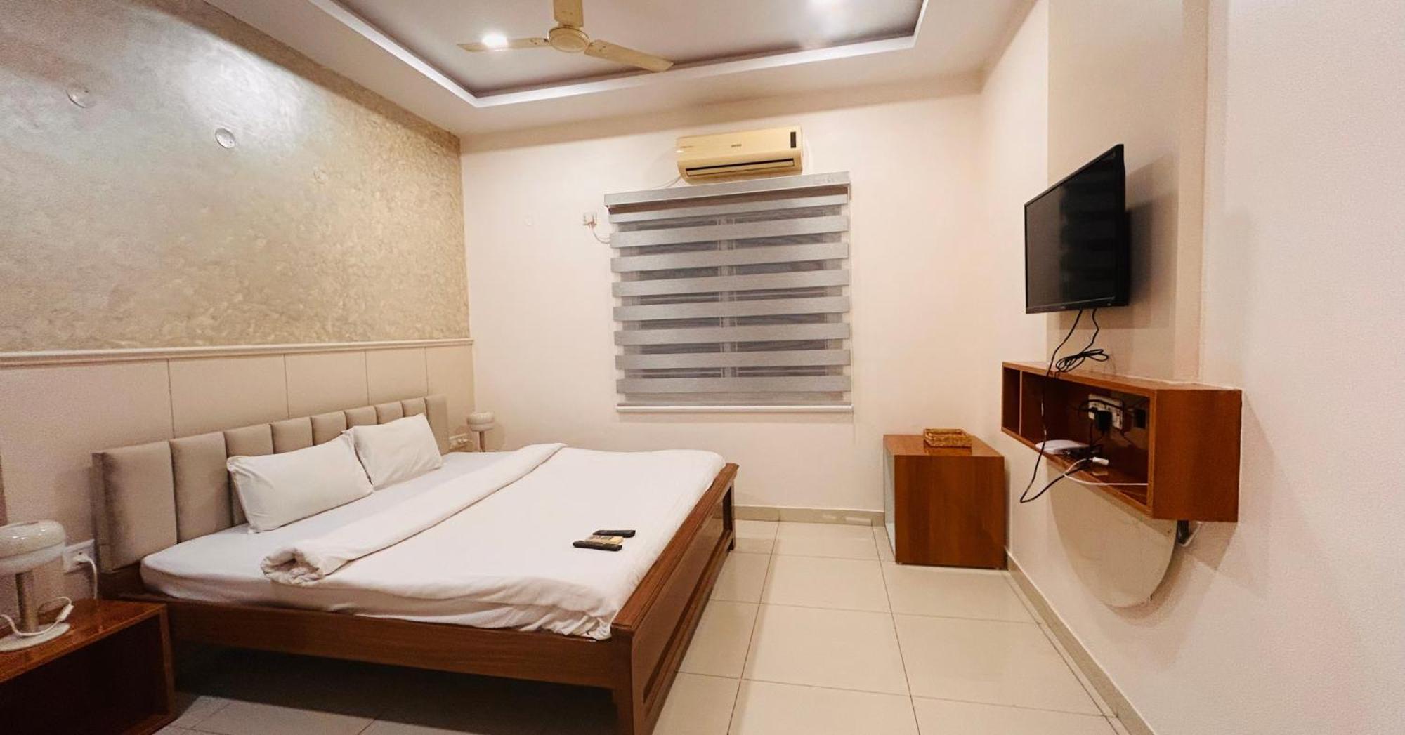 Dcasa Apartment Hotel Hyderabad Exterior foto